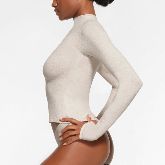 Skims Cotton Jersey Turtleneck Top Long Sleeves Heather Oatmeal NWT - Picture 11 of 12